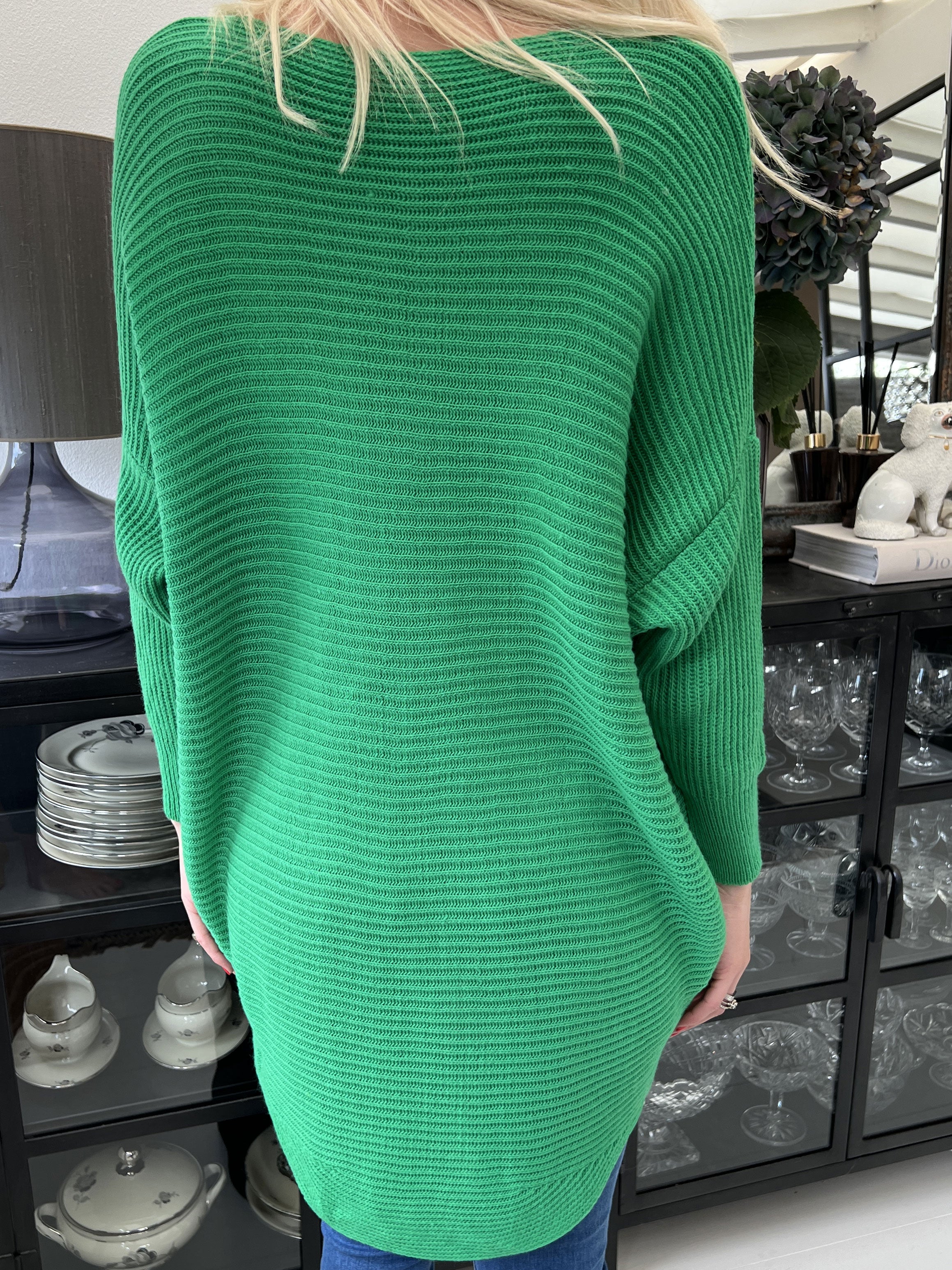 Teddy - Strikbluse med tætsiddende ærmer